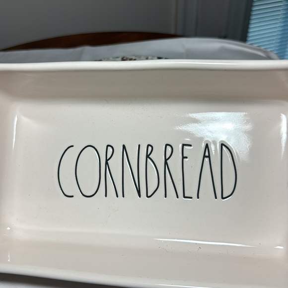 Rae Dunn cornbread dish - Picture 2 of 5